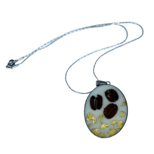 Collar en resina granos de café